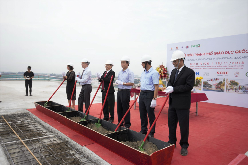 Roofsealing ceremony of the International Education City in Quang Ngai